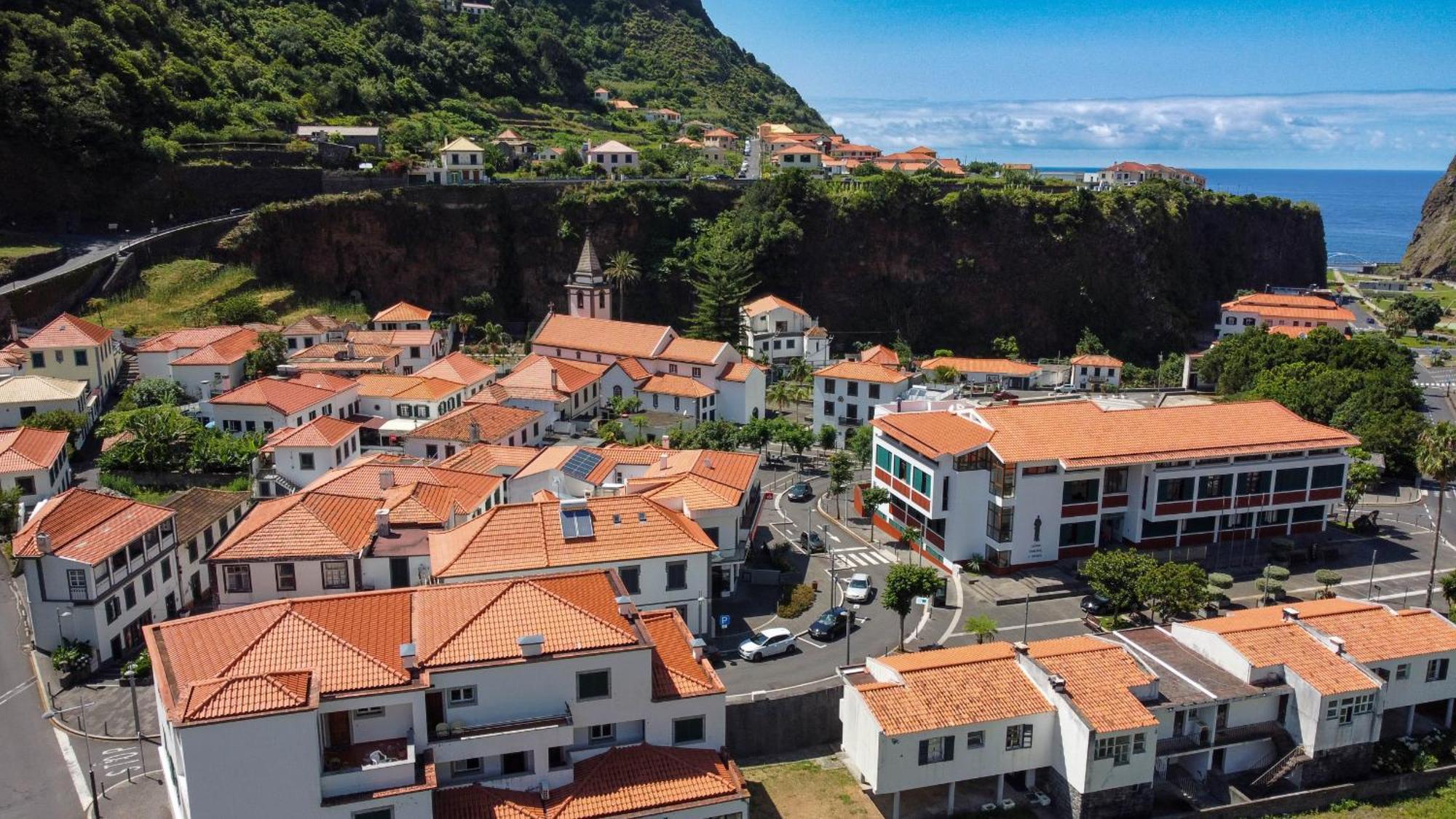 Amarelo Apartment By Atlantic Holiday Sao Vicente  Luaran gambar